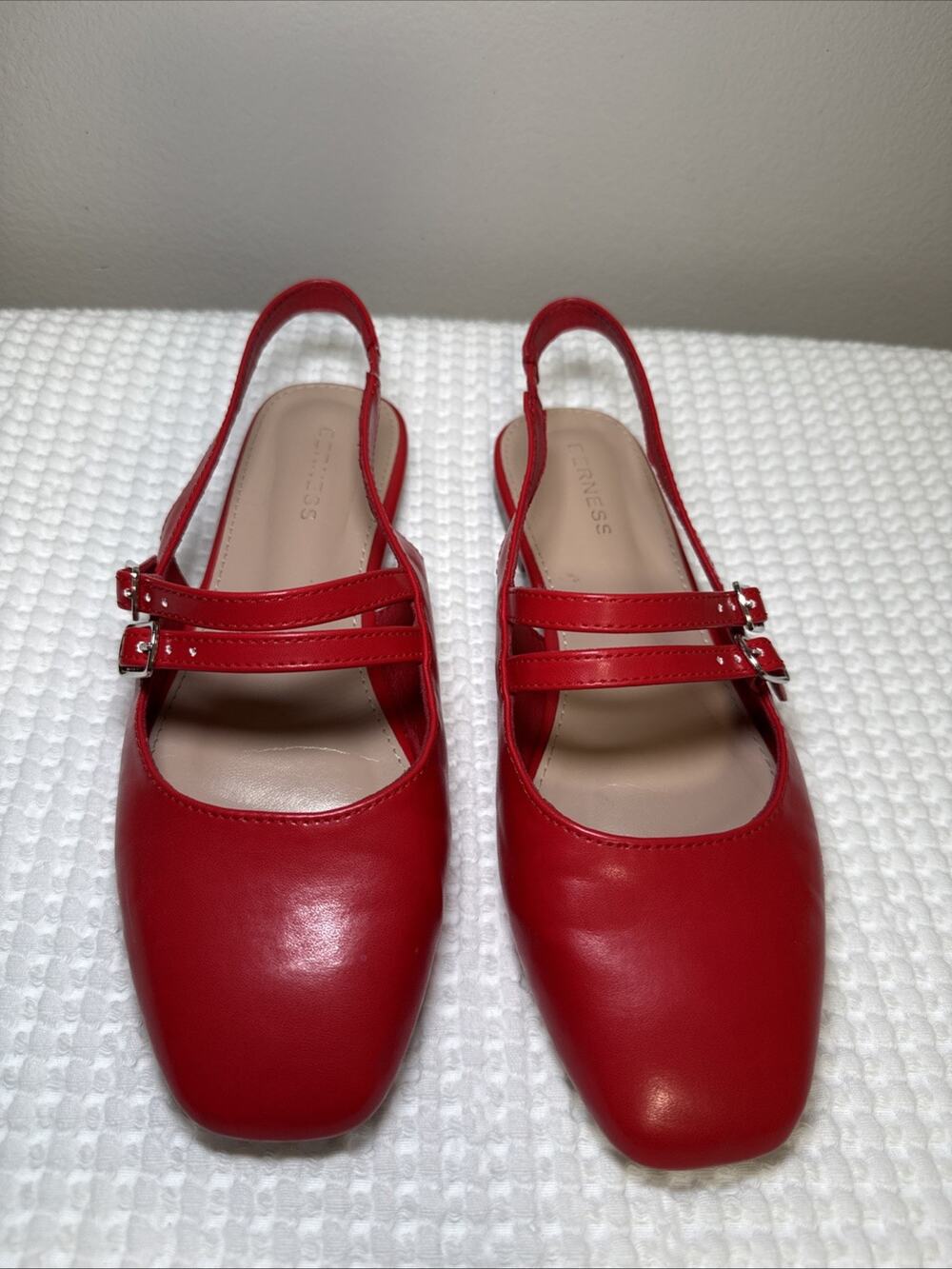 Berness Womens Red Slingback Flat Heel Shoes Carly Sz 8.5 Square Toe Straps